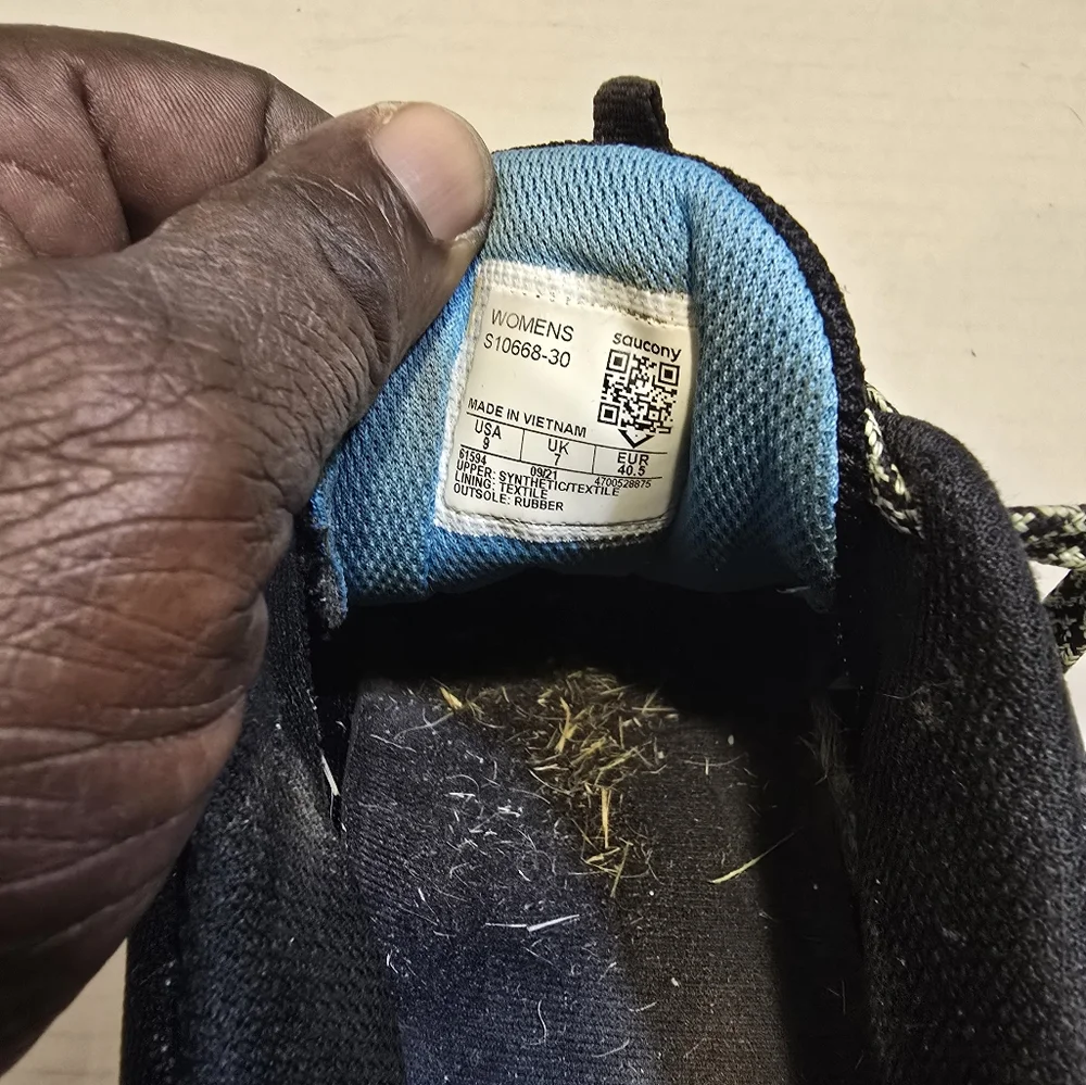 Women running shoes Saucony Brand Used In Good‎ Condition